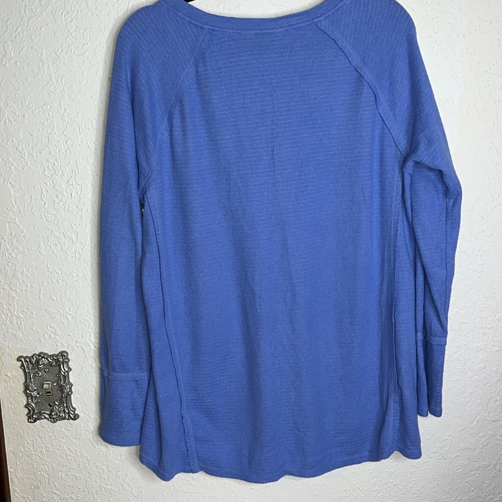 Wildfox Women's Long Sleeve V-Neck Haley Brushed Sweater Waffle Top size L - Picture 4 of 6